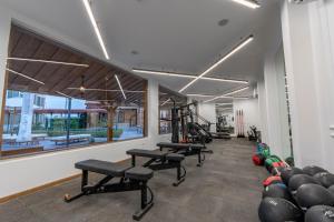 Fitness centrum a/nebo fitness zařízení v ubytování Maison Maxim De Lesseps