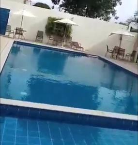 Swimmingpoolen hos eller tæt på Apartamento com 3 quartos,piscinas de terça a quinta feira livre, garagem,portaria 24hrs