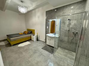 Kúpeľňa v ubytovaní Stuart apartman