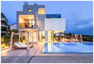 プリモシュテンにあるVilla Golden Lionのギャラリーの写真