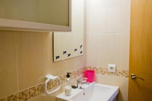 Koupelna v ubytování Apartamentos Casa Torres - Adults Only + 37 fotografií