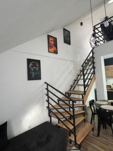Φωτογραφία από το άλμπουμ του Central Duplex Apartment σε Ζάγετσαρ