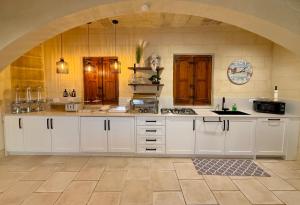 Dapur atau dapur kecil di Ta' Matmura B&B