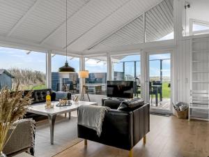 Posezení v ubytování Holiday Home Crista - 500m from the sea by Interhome