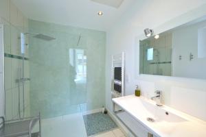 Koupelna v ubytování B&B Villa Du Roc Fleuri + 37 fotografií