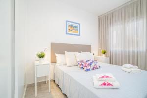 Posteľ alebo postele v izbe v ubytovaní Apart-rent Apartment Bahia 0016