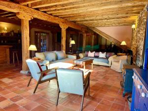 Część wypoczynkowa w obiekcie Casona de Saltus, espectacular casona en Sotosalbos,10min de Segovia