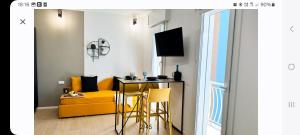 TV a/nebo společenská místnost v ubytování Bagatela suites and flat, Suite Scorcio Laguna