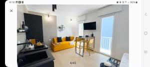 TV a/nebo společenská místnost v ubytování Bagatela suites and flat, Suite Scorcio Laguna