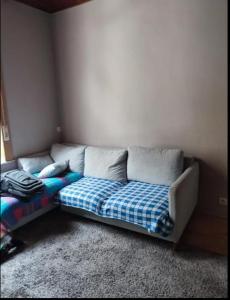 Posezení v ubytování Chambre confortable lit double schaarbeek 1ere étage clé normal