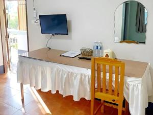 TV a/nebo společenská místnost v ubytování Baan Nuk Anong