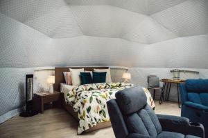 Posezení v ubytování El Sendero Glamping