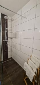 A bathroom at Camping Gasthof Zirknitzer