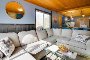 Gallery image of Quaint Ironton Getaway with Fire Pit, Gas Grill! in Ironton