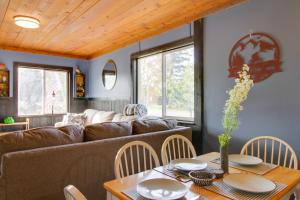 Gallery image of Quaint Ironton Getaway with Fire Pit, Gas Grill! in Ironton