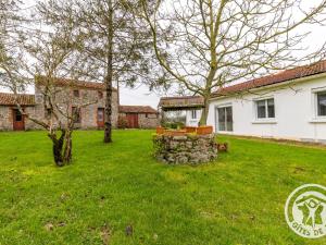 Κήπος έξω από το Grand gîte familial près du Puy du Fou, wifi, animaux admis, jardin - FR-1-622-96