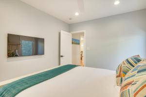 2 Mi to Northwestern Updated Home with Game Room!客房内的一张或多张床位