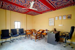 Royal Adventure Jaisalmer Resort的休息区