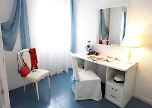 Foto Riminis asuva majutusasutuse "Canal View", appartamento ampio e luminoso, con splendida vista sul canale e sul ponte romano, free parking, AC, WIFI galeriist