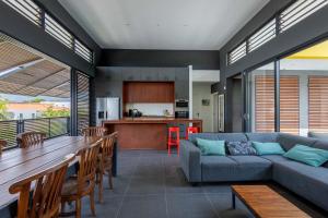 Cucina o angolo cottura di Tropical Paradise at Jan Thiel with Private Pool