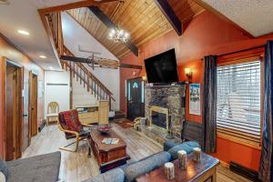 Gallery image of A Rustic Getaway at A Pocono Country Place in Tobyhanna