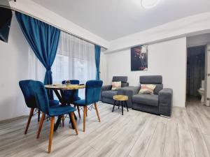 Posezení v ubytování CITY CENTER 2ROOMs APARTAMENT CALEA VICTORIEI
