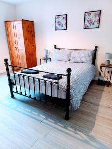 Postel nebo postele na pokoji v ubytování City centre B Apartment, parking, sleeps 6