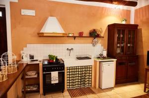 A kitchen or kitchenette at Tenuta Saracone