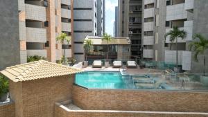 Bazén v ubytování San Marino Suite Hotel nebo v jeho okolí