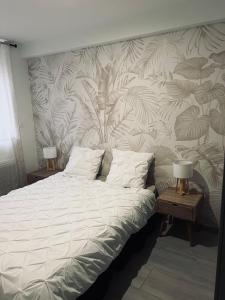 Postel nebo postele na pokoji v ubytování Cosy home - Wifi - Netflix