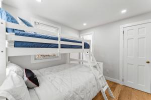 Gallery image of Newly Renovated 3BR 2BA - Walk to Restaurants in Vineyard Haven