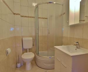 Gallery image of Apartments Zdenka in Barbat na Rabu +40 photos