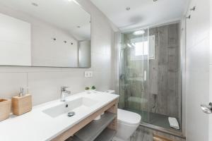 Koupelna v ubytování Feel Welcome Barcelona Smart flat + 12 fotografií