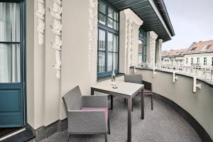 Roomers Berlin Steinplatz, Autograph Collection的阳台或露台