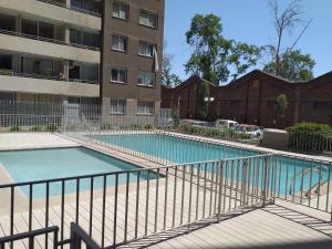 Bazén v ubytování Amazing view of Santiago con Aire acondicionado y parking nebo v jeho okolí