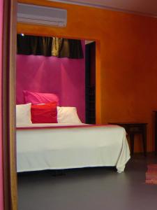 Postel nebo postele na pokoji v ubytování Pink Flamingo Resort + 36 fotografií