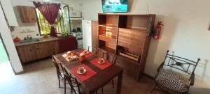 Η κουζίνα ή μικρή κουζίνα στο Lago Azul +4 φωτογραφίες