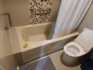 Koupelna v ubytování Hotel Sogo Malate