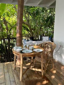 Κήπος έξω από το Palm Beach Kamburugamuwa