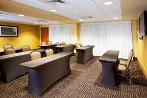 Бизнес-центр и/или конференц-зал в Holiday Inn Express and Suites Fort Lauderdale Airport West by IHG +83 фотографии