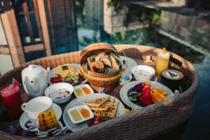 Đồ ăn tại/gần resort
