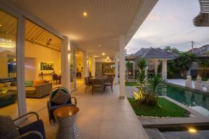 Bazén v ubytování Bali Modern Escape With Private Pool, 8 guests nebo v jeho okolí