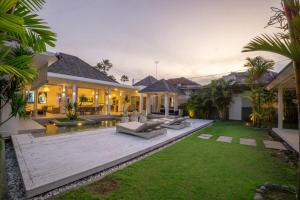 Zahrada ubytování Bali Modern Escape With Private Pool, 8 guests