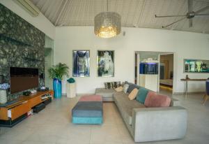 Posezení v ubytování Bali Modern Escape With Private Pool, 8 guests