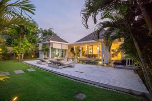 Zahrada ubytování Bali Modern Escape With Private Pool, 8 guests