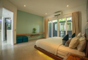 Postel nebo postele na pokoji v ubytování Bali Modern Escape With Private Pool, 8 guests