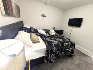 Postel nebo postele na pokoji v ubytování Glacier Ridge 1 bedroom haven