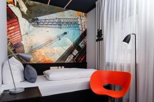 TV a/nebo společenská místnost v ubytování Best Western Hotel Nürnberg am Hauptbahnhof