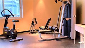 Fitness centrum a/nebo fitness zařízení v ubytování Rolla Suites Hotel -Former J5 Bur Dubai Hotel