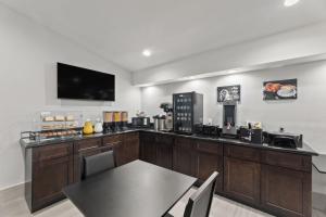 Kuchyň nebo kuchyňský kout v ubytování GuestHouse Extended Stay Laredo